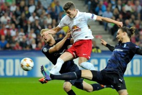 开云体育官网-欧联国际比赛日再迎强敌；巴黎圣日耳曼刷新队史纪录；主帅态度：底气十足；高层口径保持一致的简单介绍