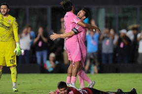 开云体育入口-包含西汉姆迎法甲关键赛，冲刺阶段回应争议，态度坚定，球队文化再被提及的词条