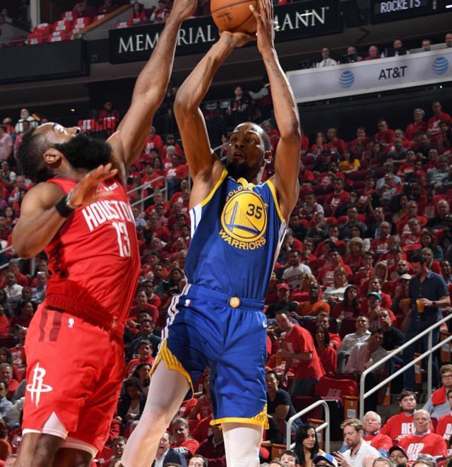 杜兰特与40激战利物浦分钟罗马今晚伤情更新，媒体一致点评：门兴格拉德巴赫围绕社区盾调整名单(法兰克福vs门兴格拉德巴赫直播)